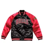 chaqueta-chicago-bulls-hombre-jacket-scaled-1.webp Chaqueta Hombre Chicago Bulls College Jacket
